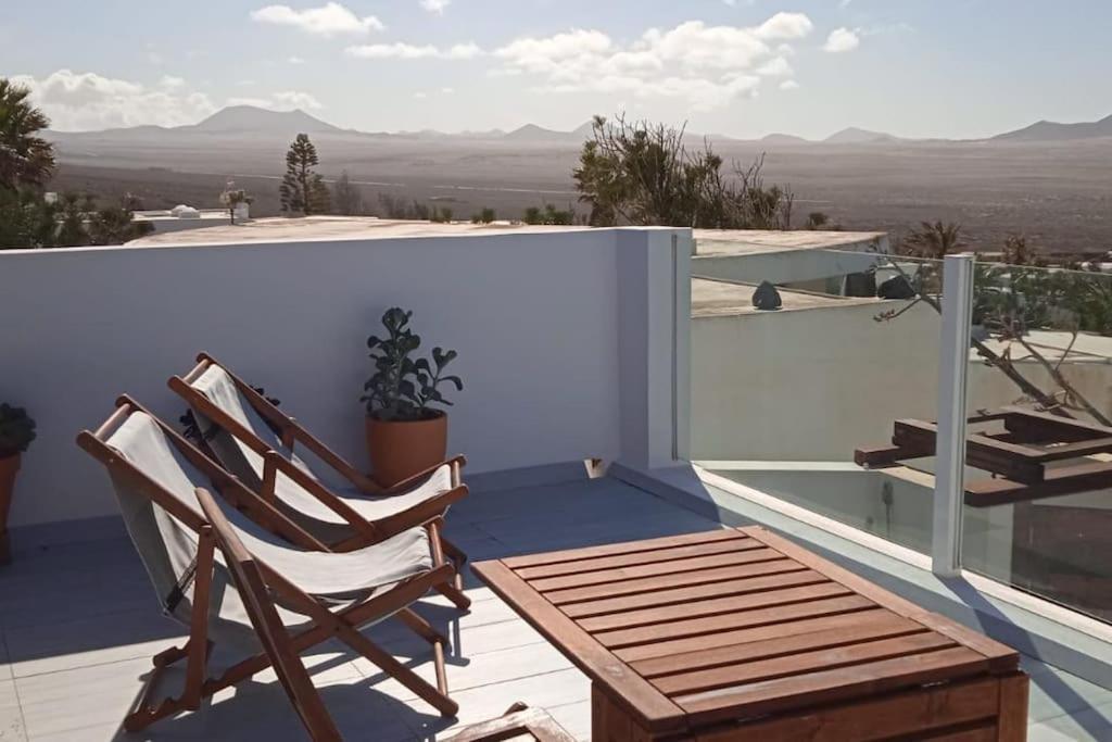 Ferienwohnung 360 View To Ocean And Cliffs Famara Exterior foto