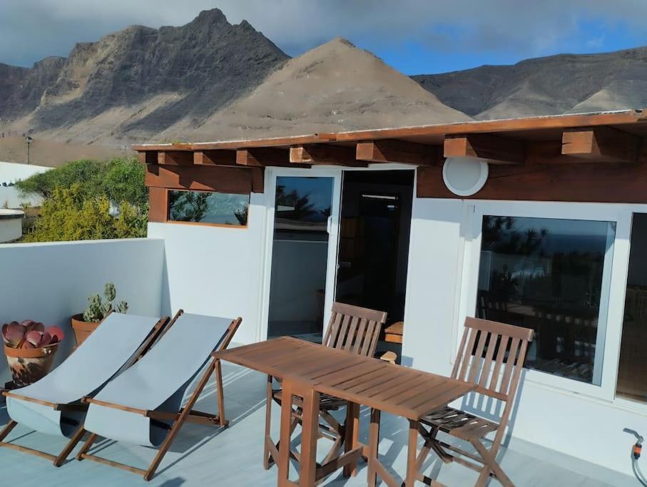 Ferienwohnung 360 View To Ocean And Cliffs Famara Exterior foto